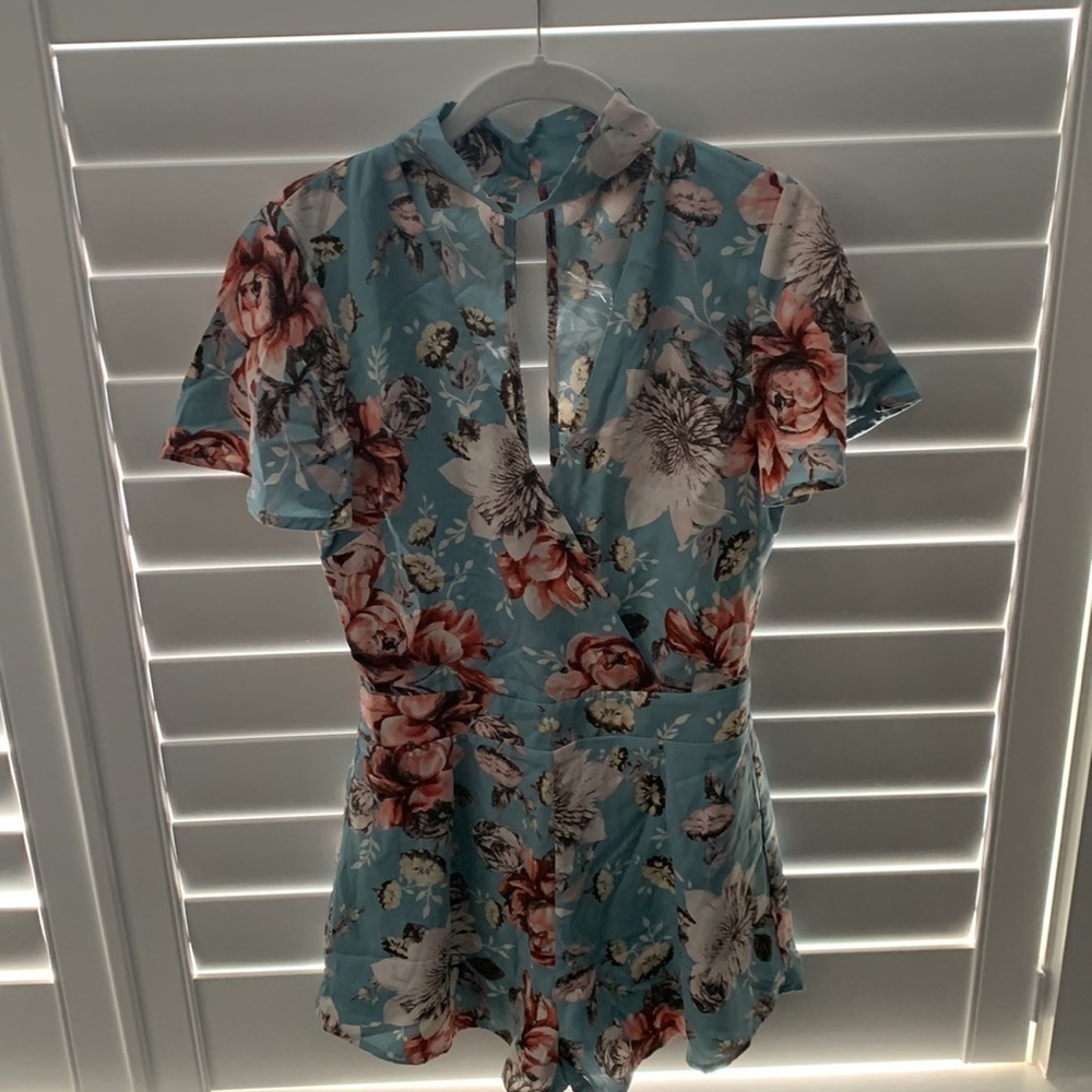 New Blue Pink Floral Romper, Open Back, Wrap Front, Choker Collar, Zipper. - Picture 8 of 11